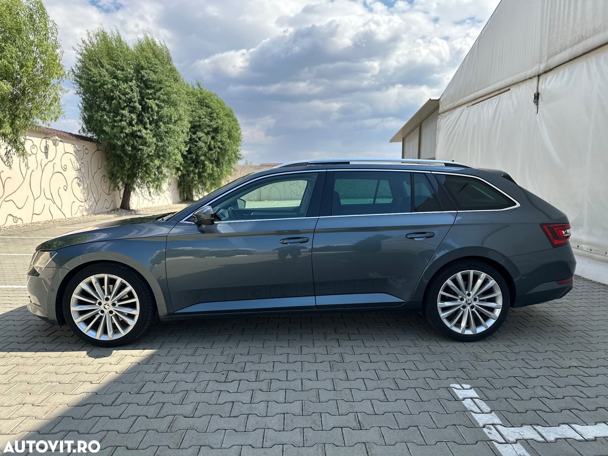 Skoda Superb 2.0 TDI DSG Style - 14