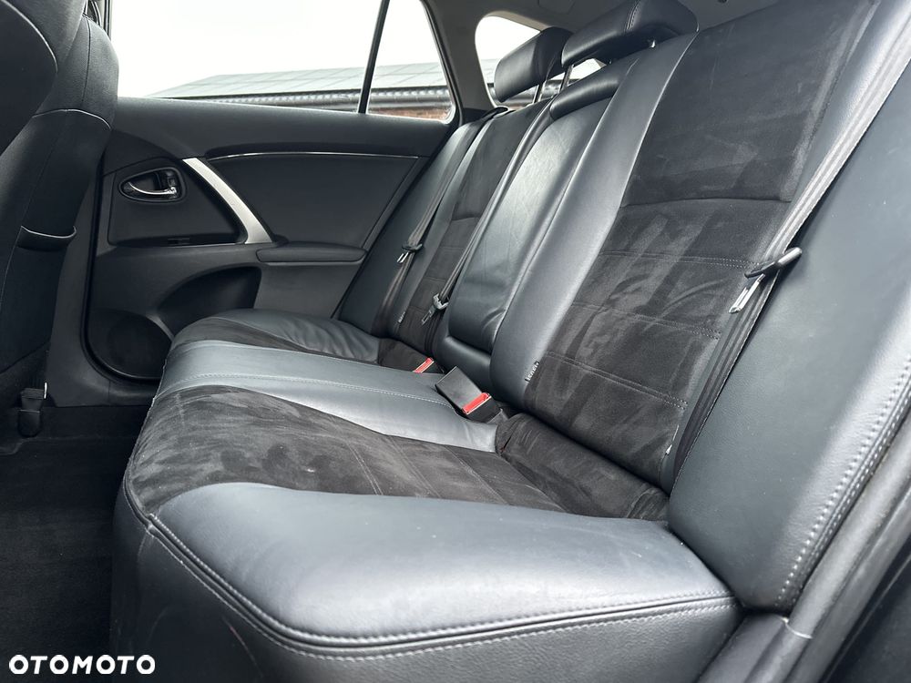 Toyota Avensis 1.8 Premium EU5 - 16