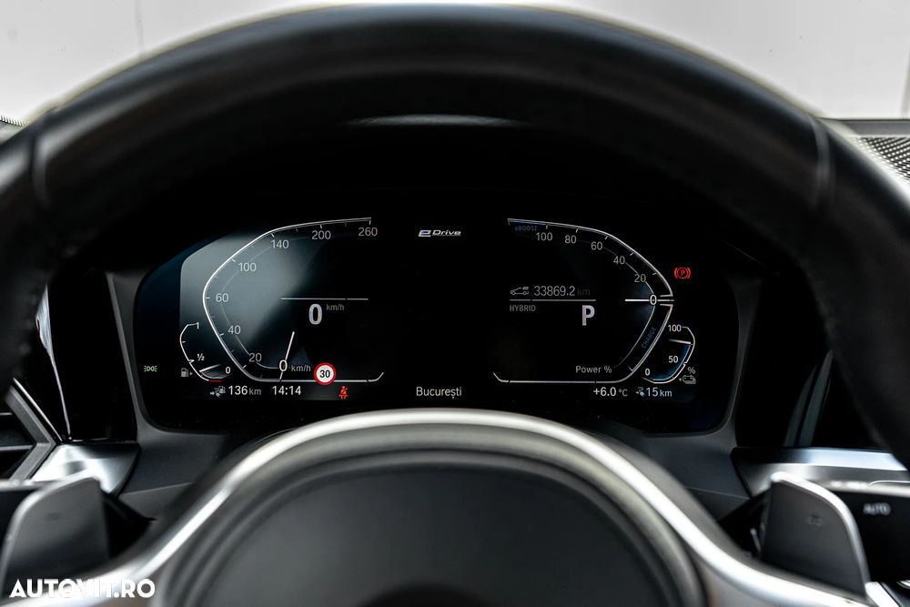 BMW Seria 3 330e Aut. M Sport - 36