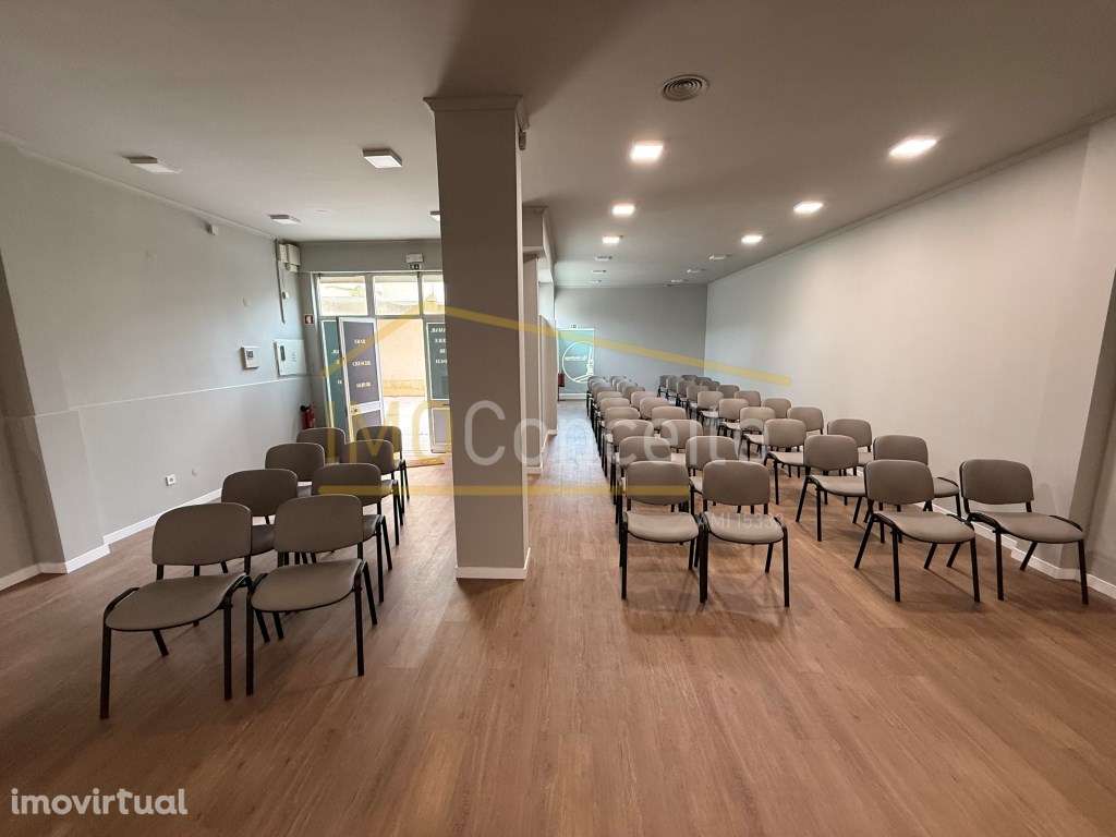 Loja espaçosa com garagem fechada - Nossa senhora de Fátima - Grande imagem: 2/16