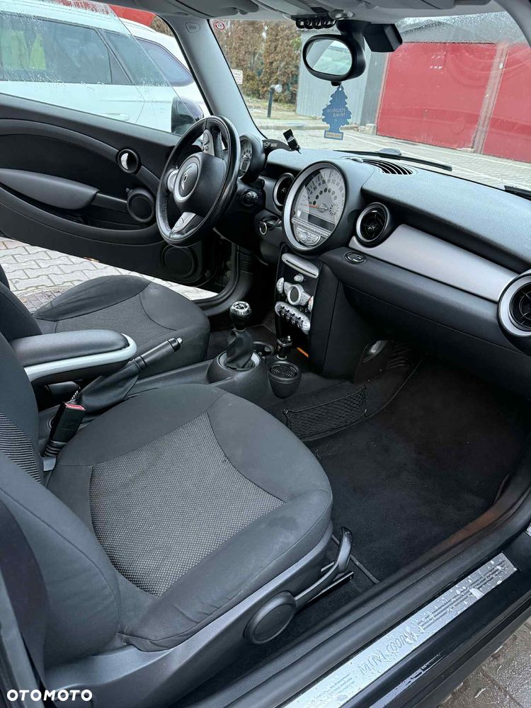 MINI Cooper Standard - 11