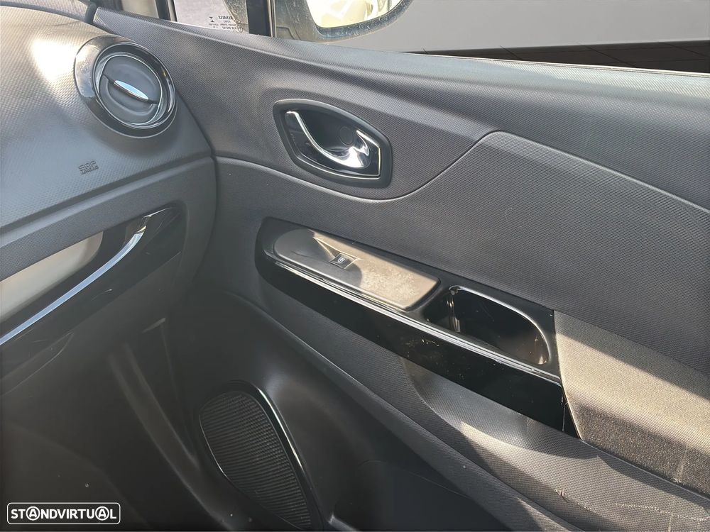 Renault Captur 1.5 dCi Sport EDC - 14