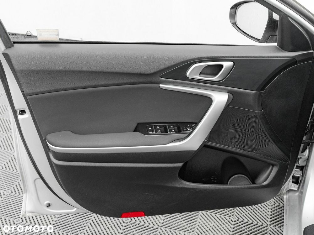 Kia Ceed 1.5 T-GDI M - 12
