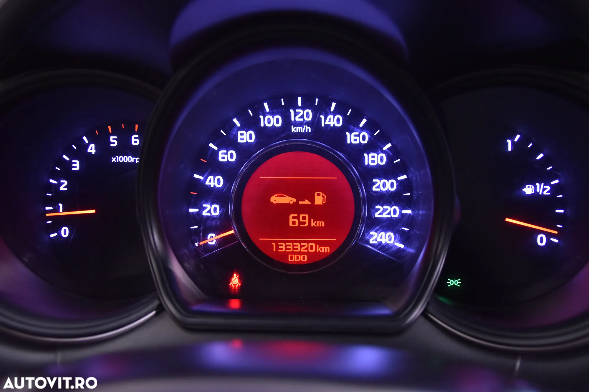 Kia Ceed - 10