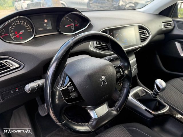 Peugeot 308 SW BlueHDi 130 Stop & Start Style - 19