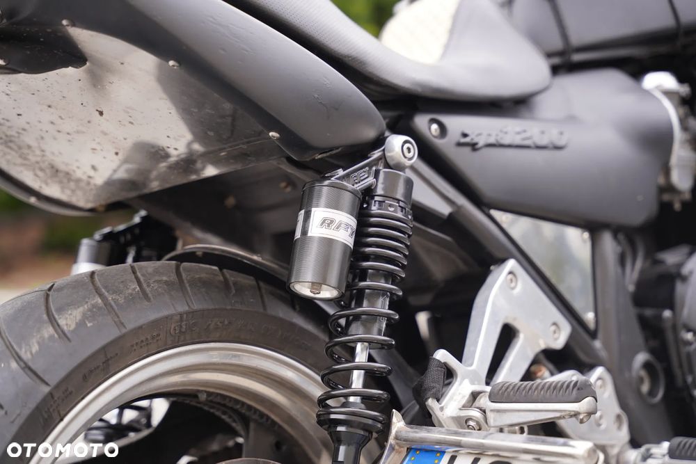 Yamaha XJR - 3