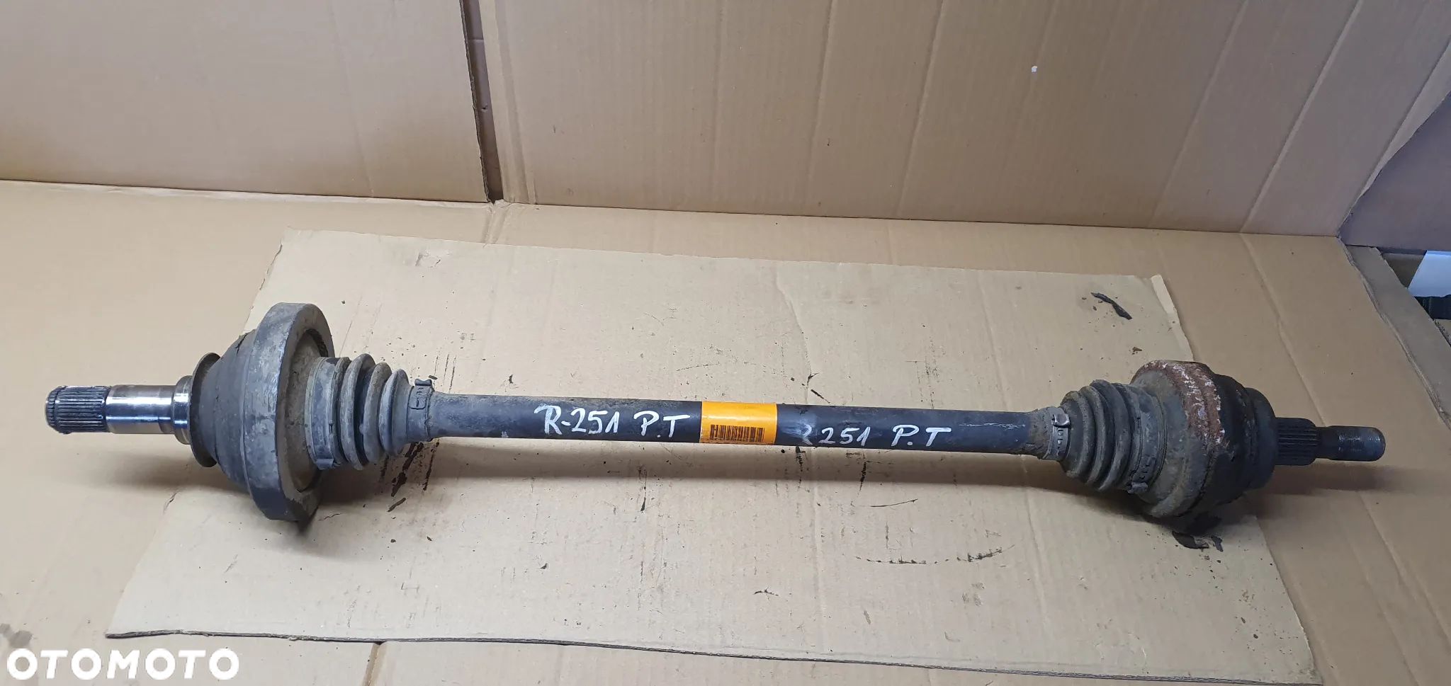 Półoś prawy tył tylna prawa półośka Mercedes R-Klasa W251 3.0 CDI A2513501610 - 1
