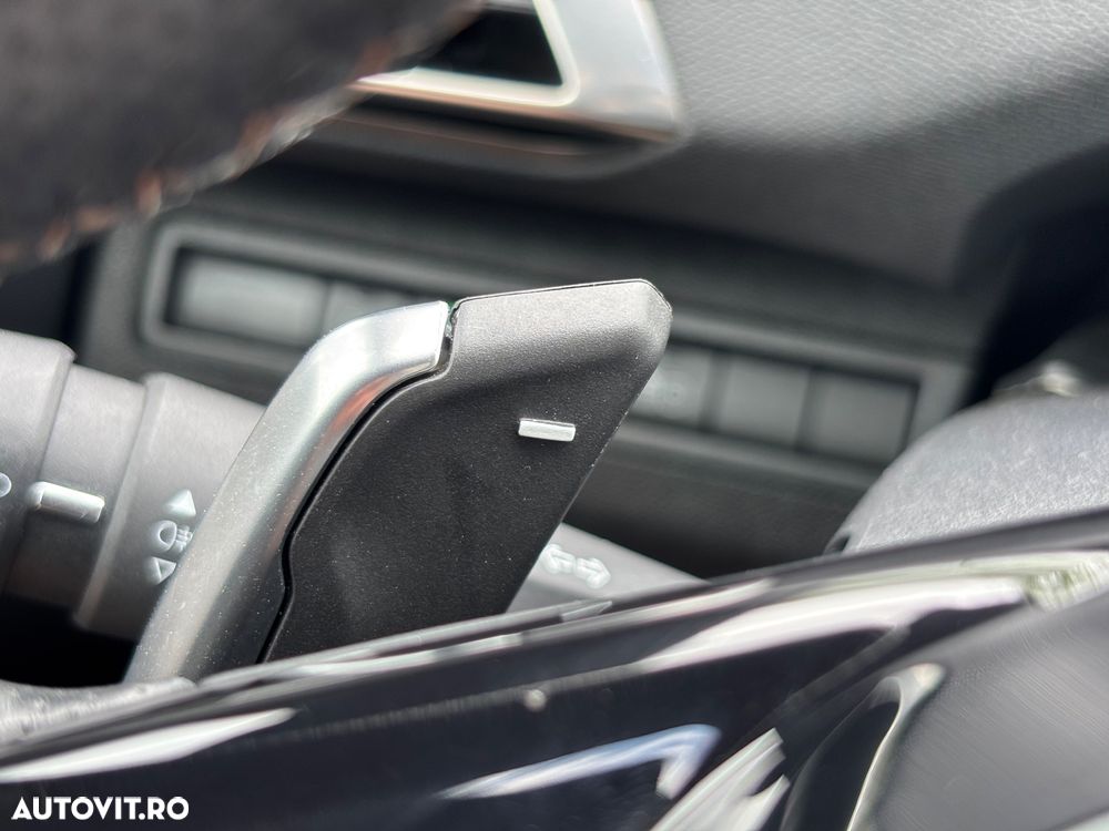 Peugeot 3008 225 e-EAT8 GT - 30