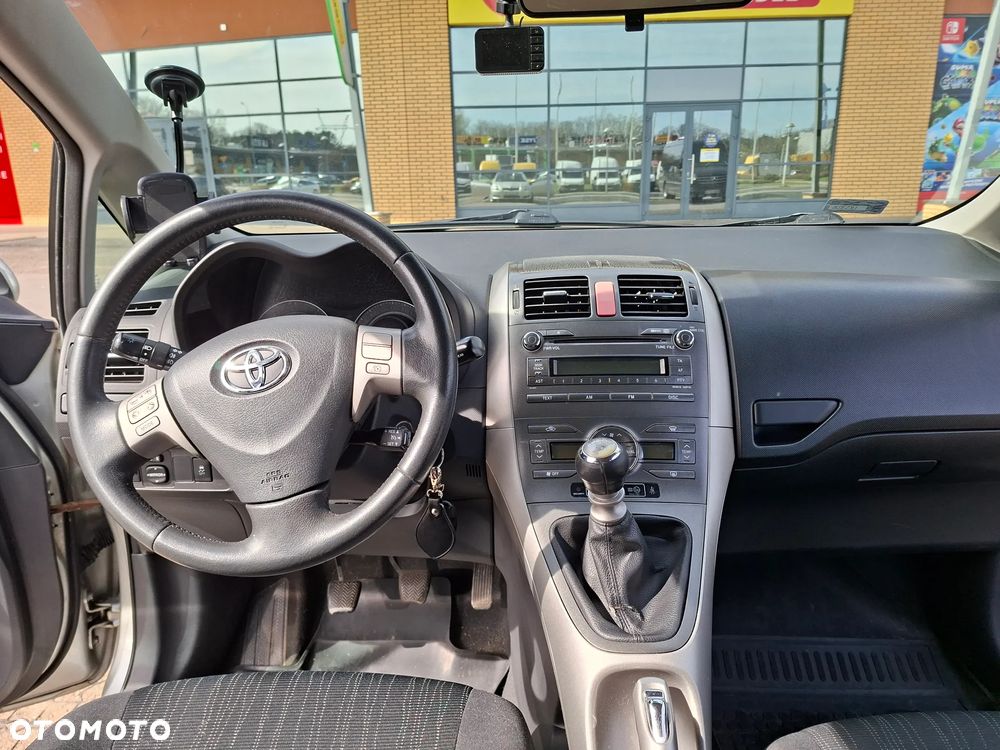 Toyota Auris 2.0 D-4D - 10