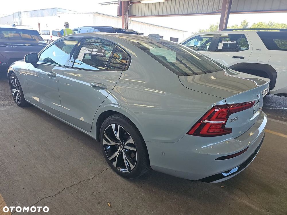 Volvo S60 B5 B AWD Plus Dark - 5