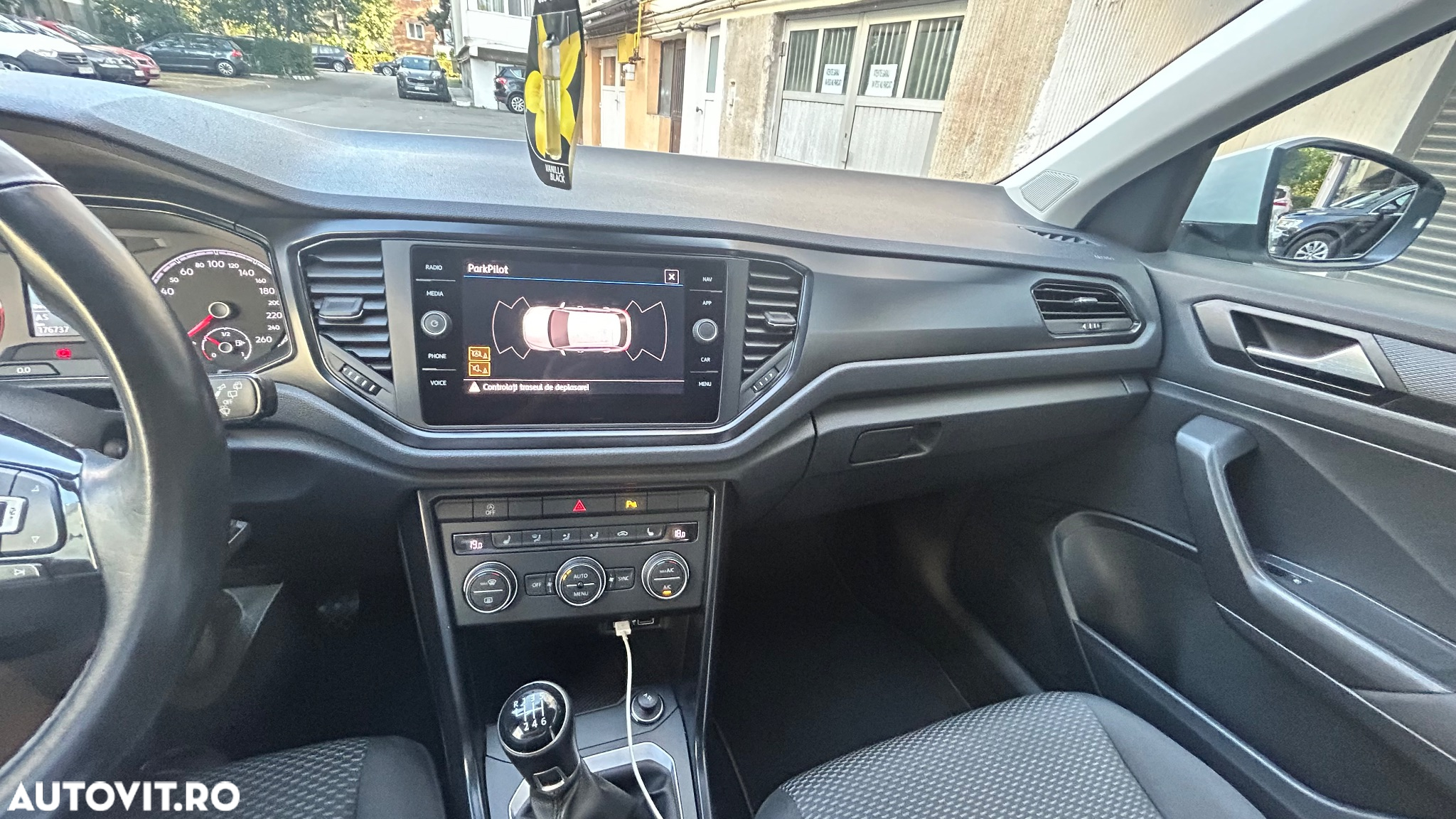 Volkswagen T-ROC 1.6 TDI Design - 15