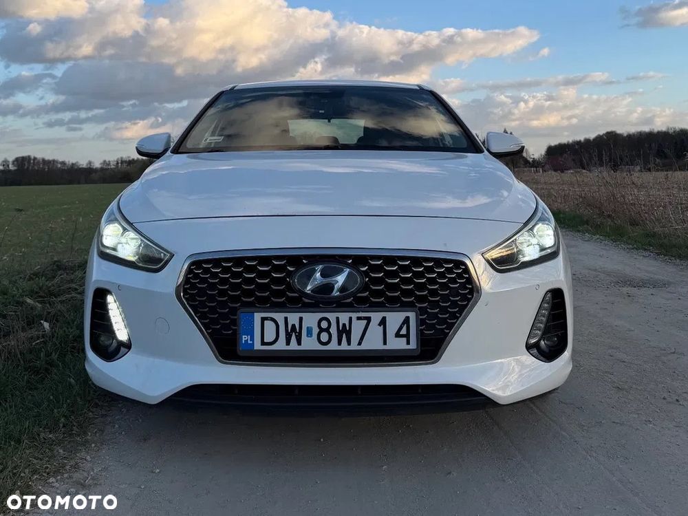 Hyundai i30 1.4 T-GDI Premiere Luxury DCT - 6