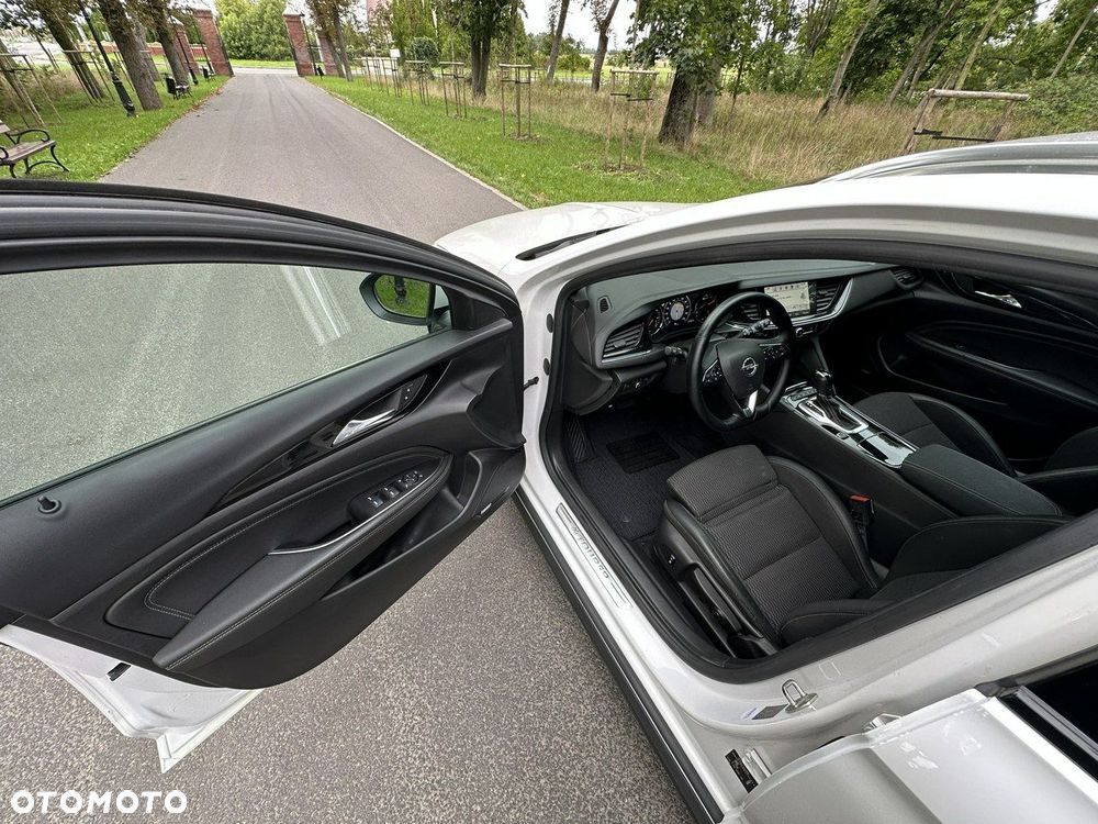 Opel Insignia - 17