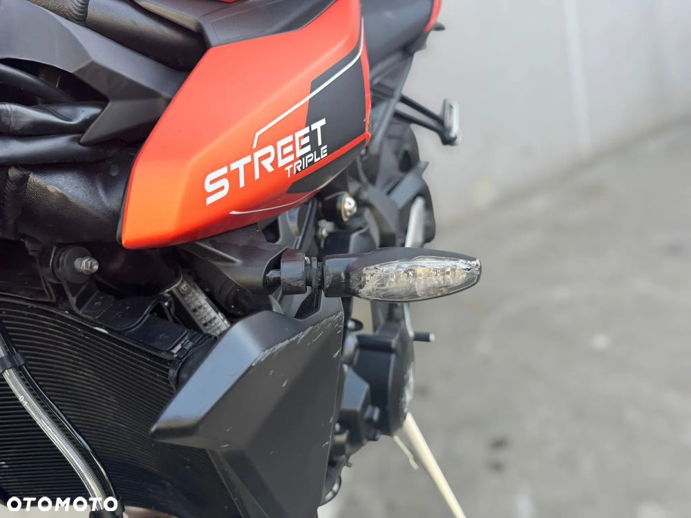 Triumph Street Triple - 19