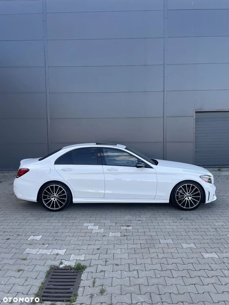 Mercedes-Benz Klasa C 300 9G-TRONIC AMG Line - 4