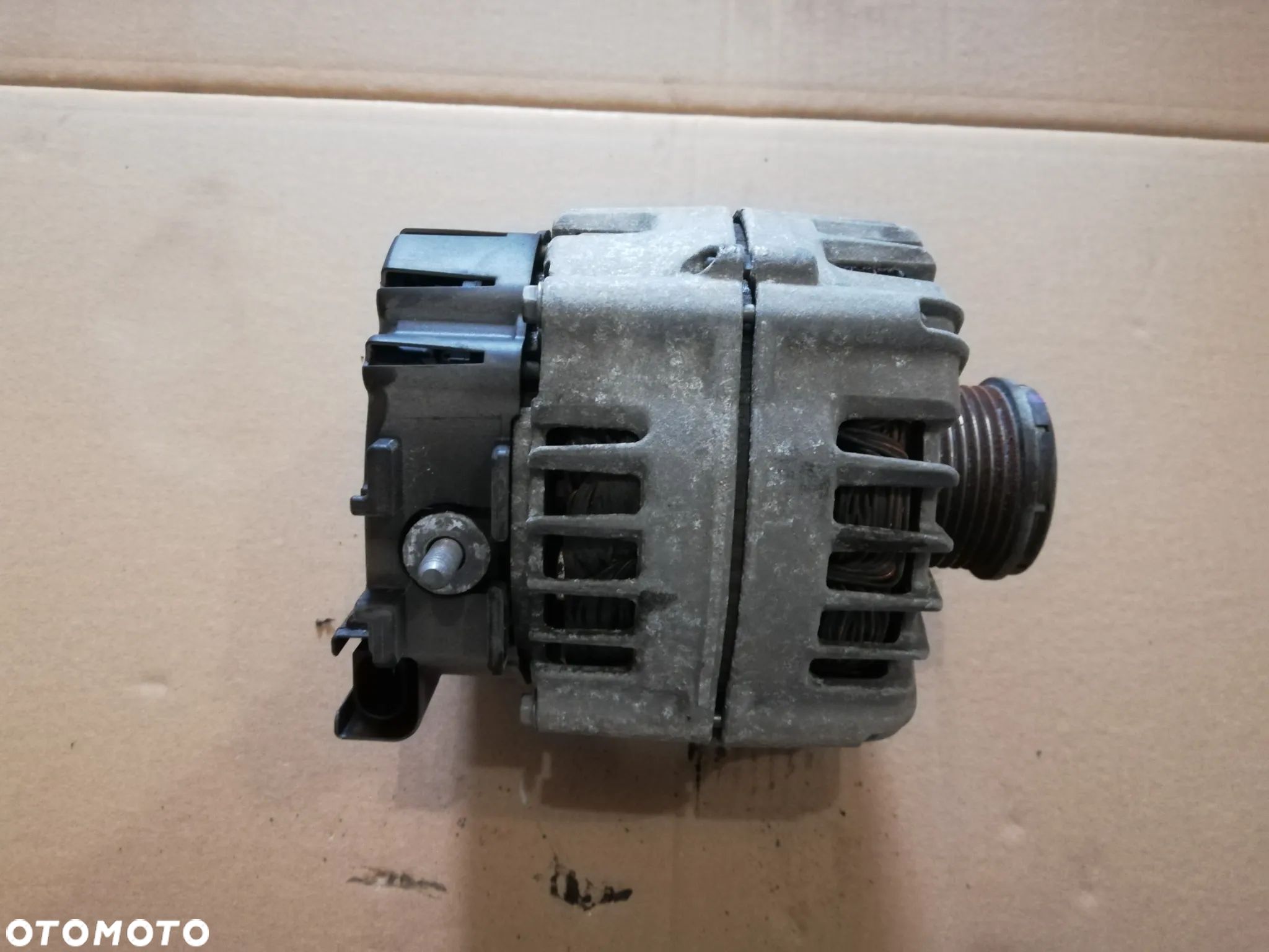 BMW F10 F20 F25 F30 F32 N47 alternator 8519890 150A - 1