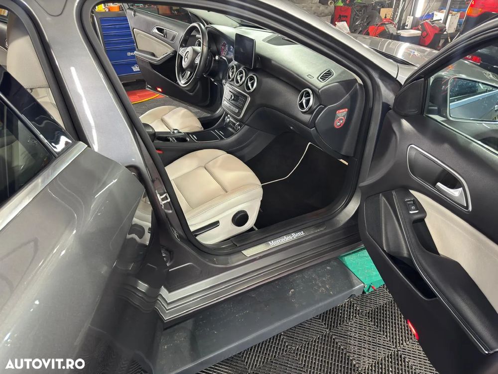 Mercedes-Benz A - 15