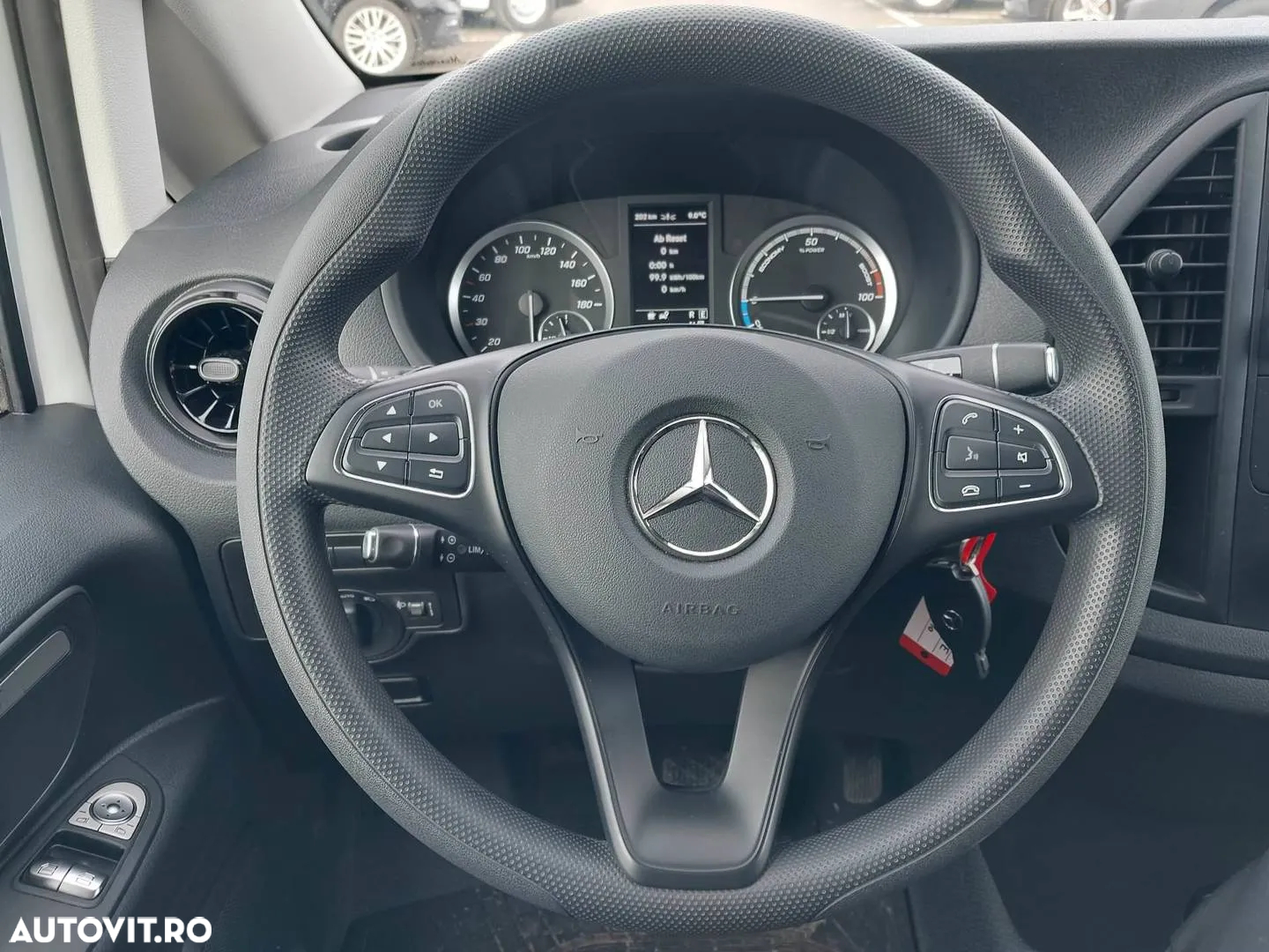 Mercedes-Benz eVito Lung - 15