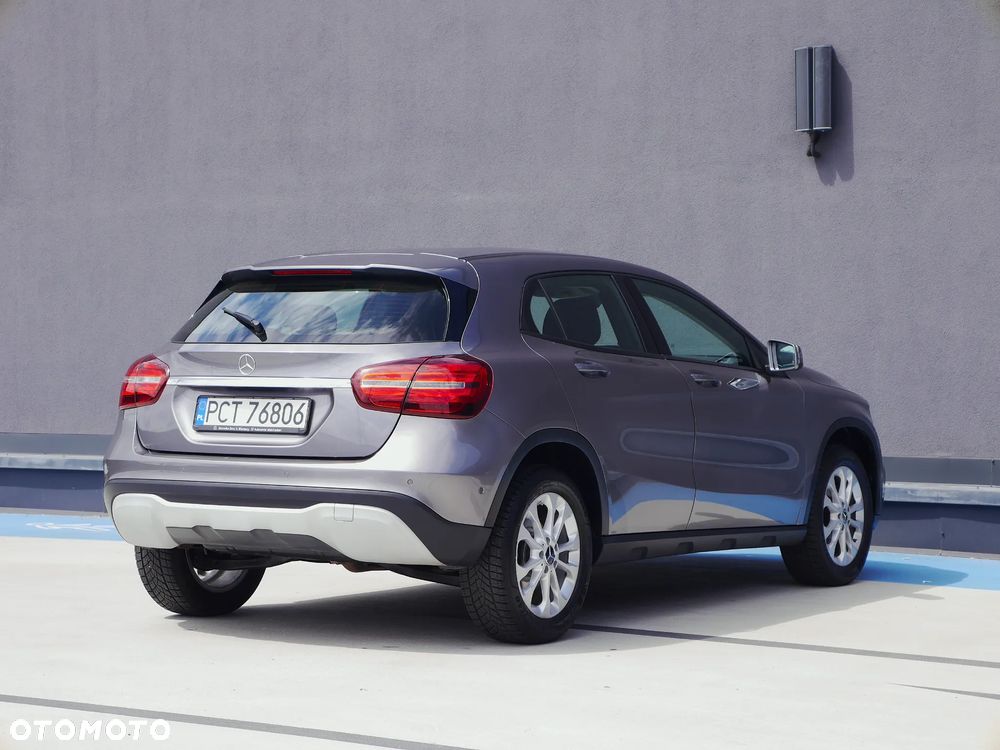 Mercedes-Benz GLA 180 7G-DCT - 6