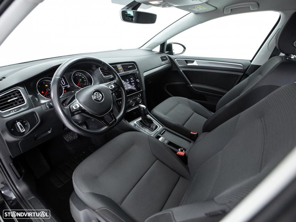 VW Golf Variant 2.0 TDi R-Line DSG - 6