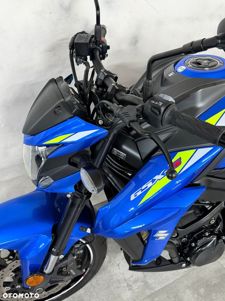 Suzuki GSX - 35