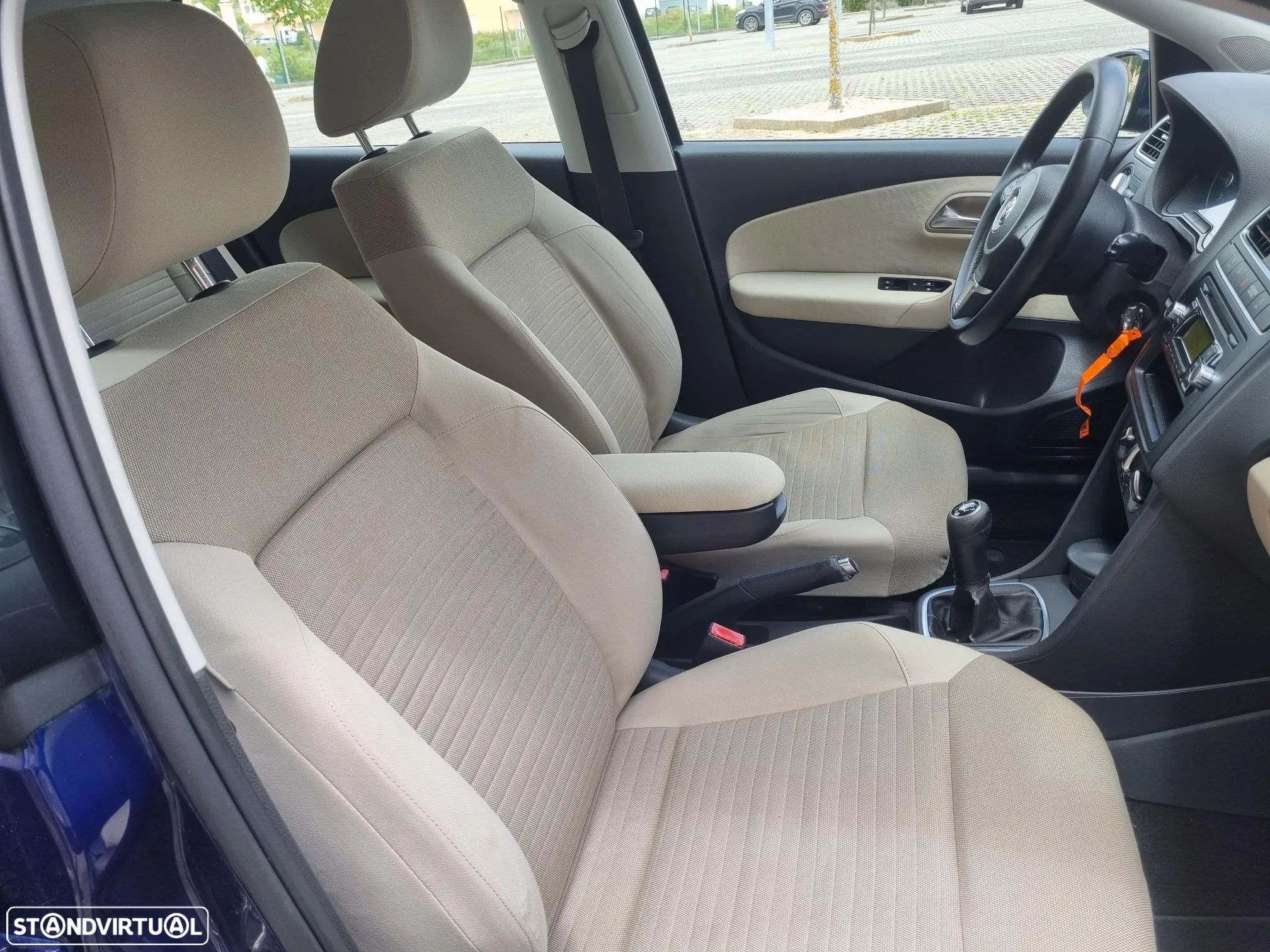 VW Polo 1.6 TDI Confortline BlueMotion - 11