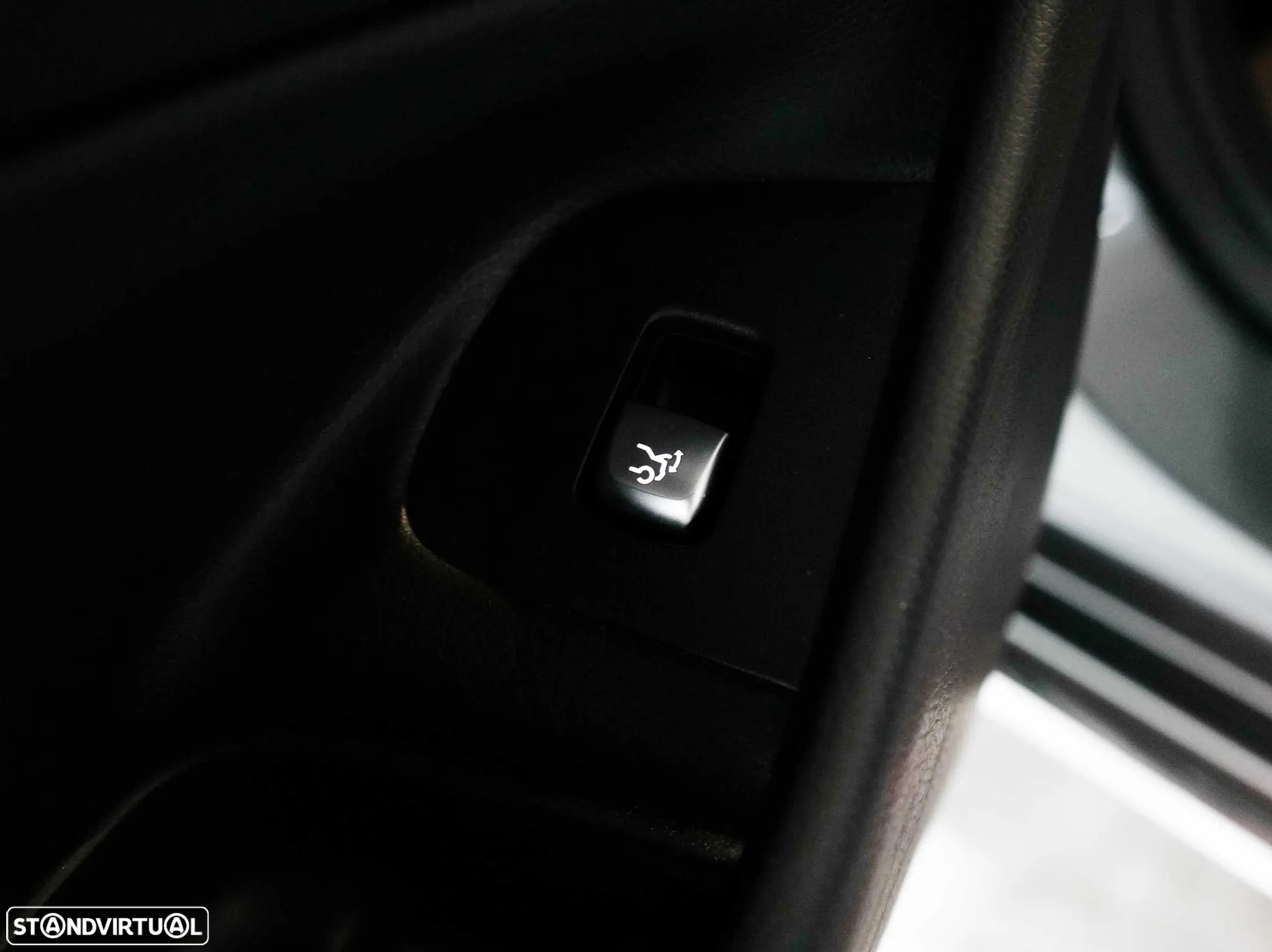 Mercedes-Benz E 220 d Avantgarde+ - 25