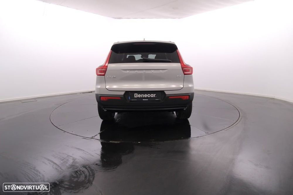 Volvo XC 40 2.0 B3 Plus Dark - 7