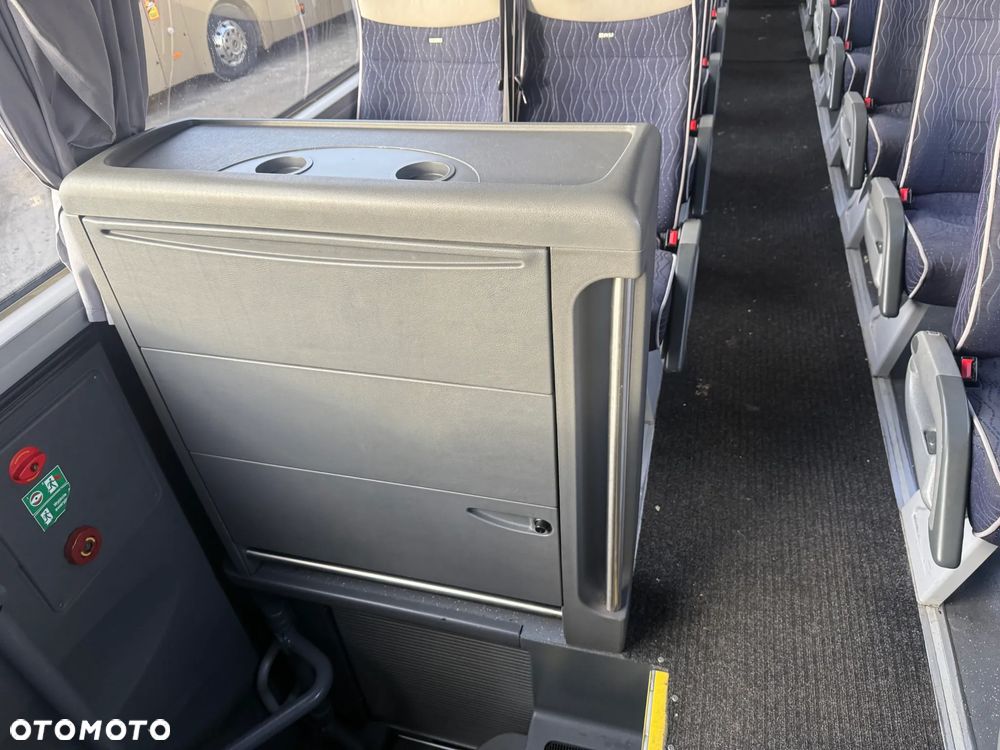 MAN R 08 Lion's Coach - 10