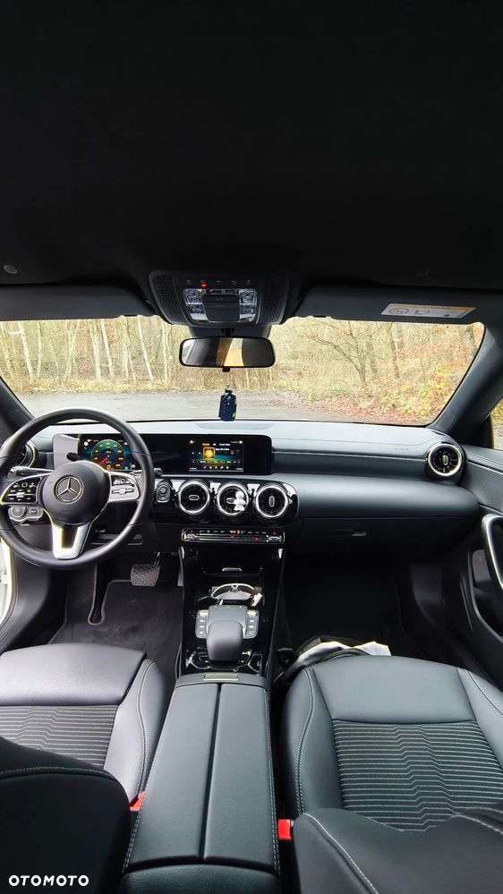 Mercedes-Benz CLA 200 Progressive 7G-DCT - 10