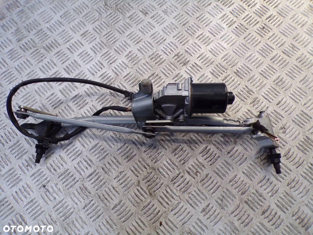 MECHANIZM WYCIERACZEK BMW E82 - 1