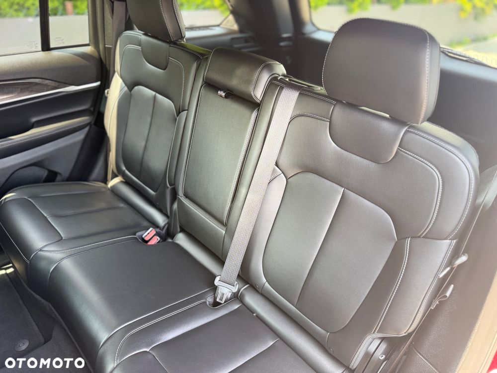 Jeep Grand Cherokee - 31