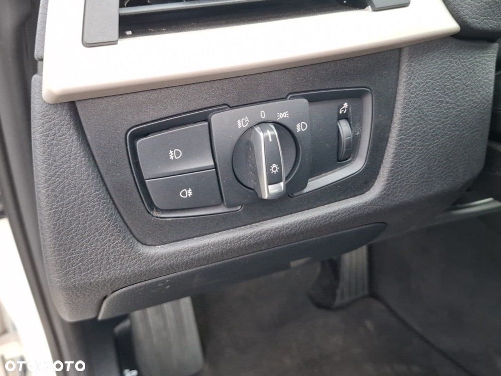 BMW Seria 3 318i - 19