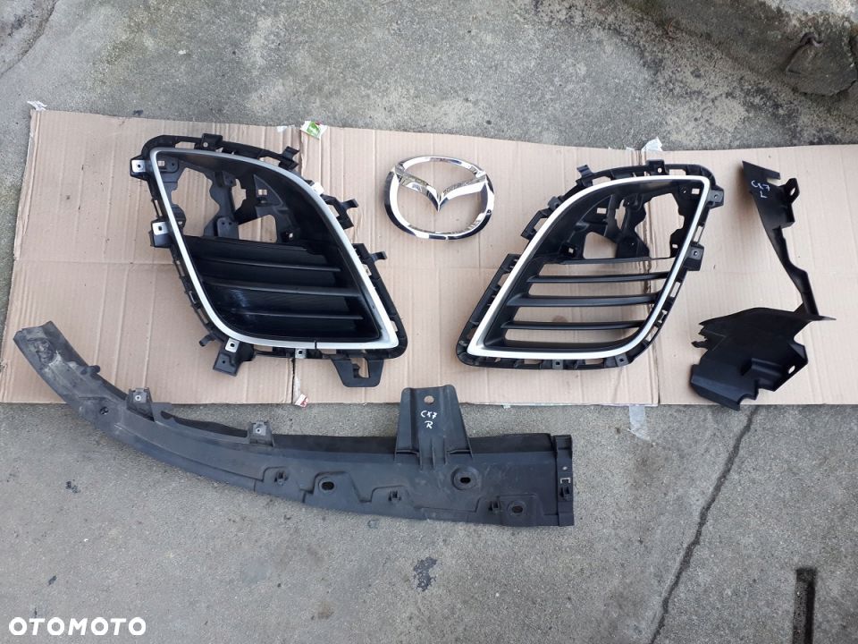 CX7 CX-7 Lift 09-12 Emblemat kierownica powietrza - 1