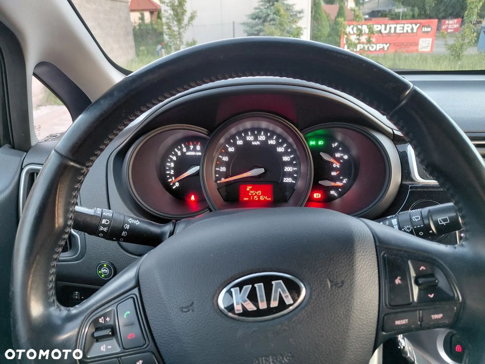Kia Rio 1.4 L - 6