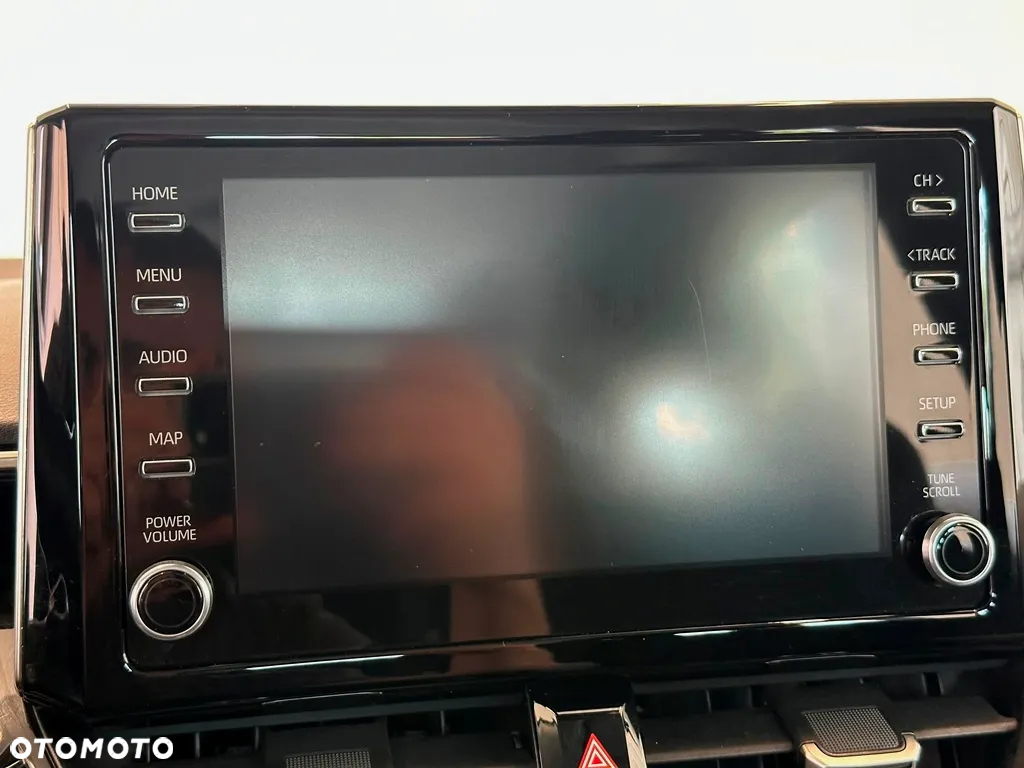 Toyota Corolla 2.0 Hybrid Comfort - 24