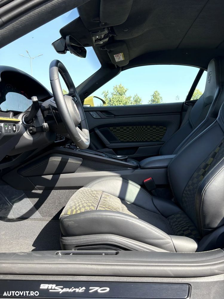 Porsche 911 GTS PDK - 16