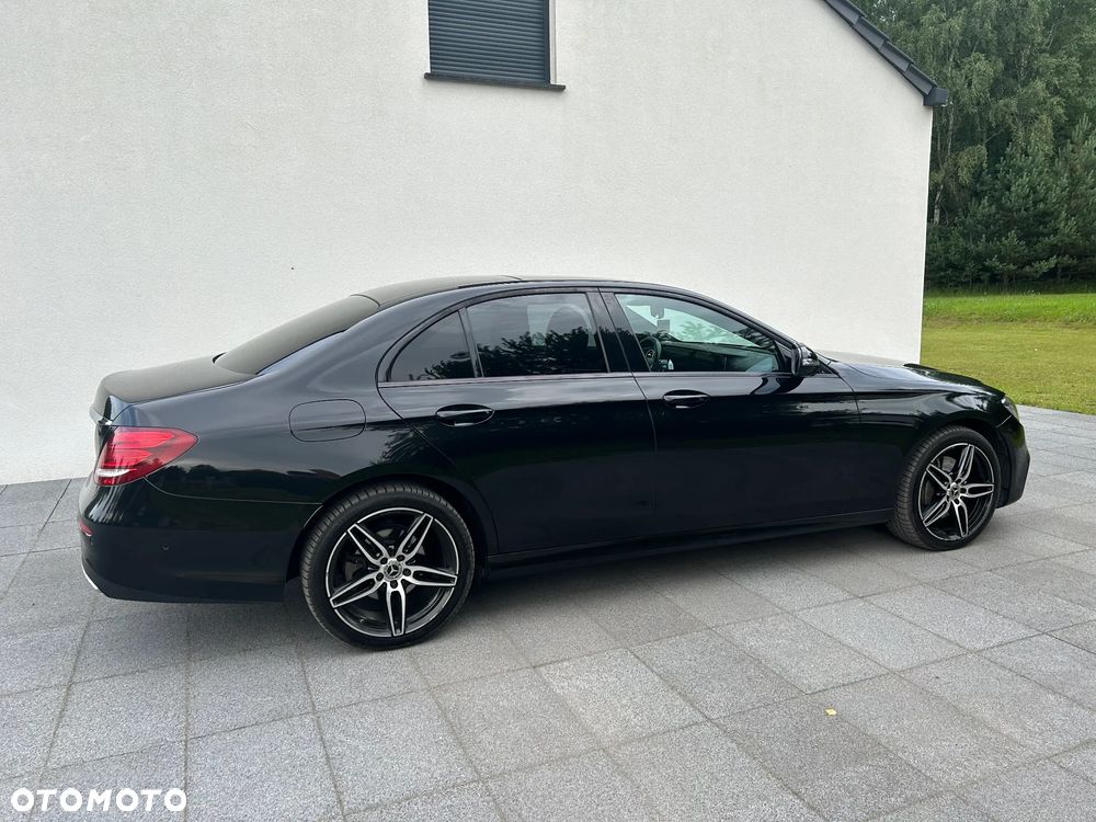 Mercedes-Benz Klasa E 220 d 4-Matic 9G-TRONIC - 3