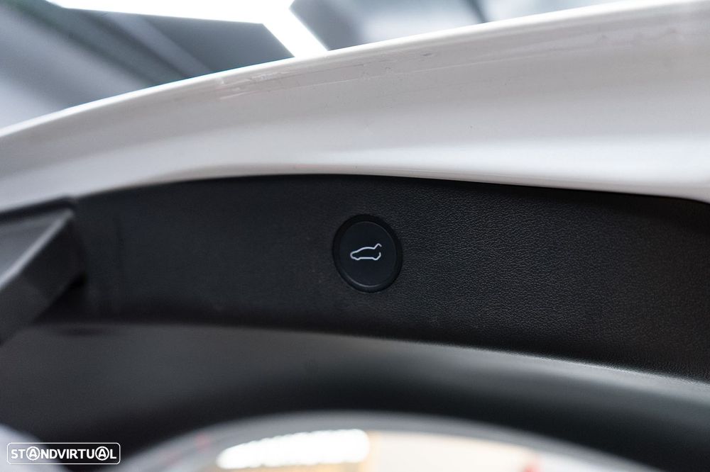 Tesla Model 3 Long-Range Dual Motor AWD - 18