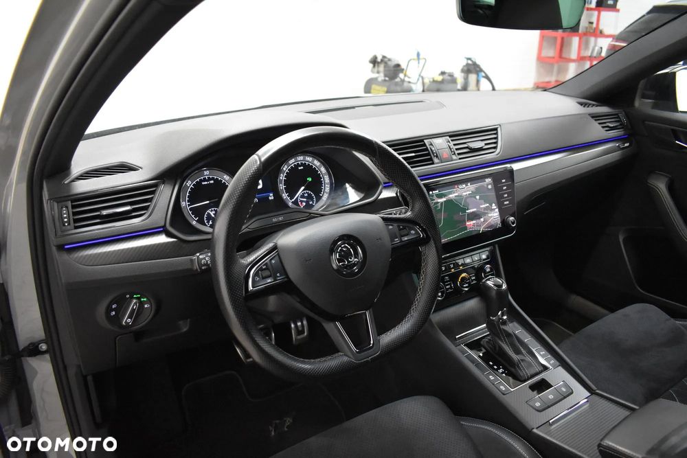 Skoda Superb 2.0 TDI Sportline DSG - 21