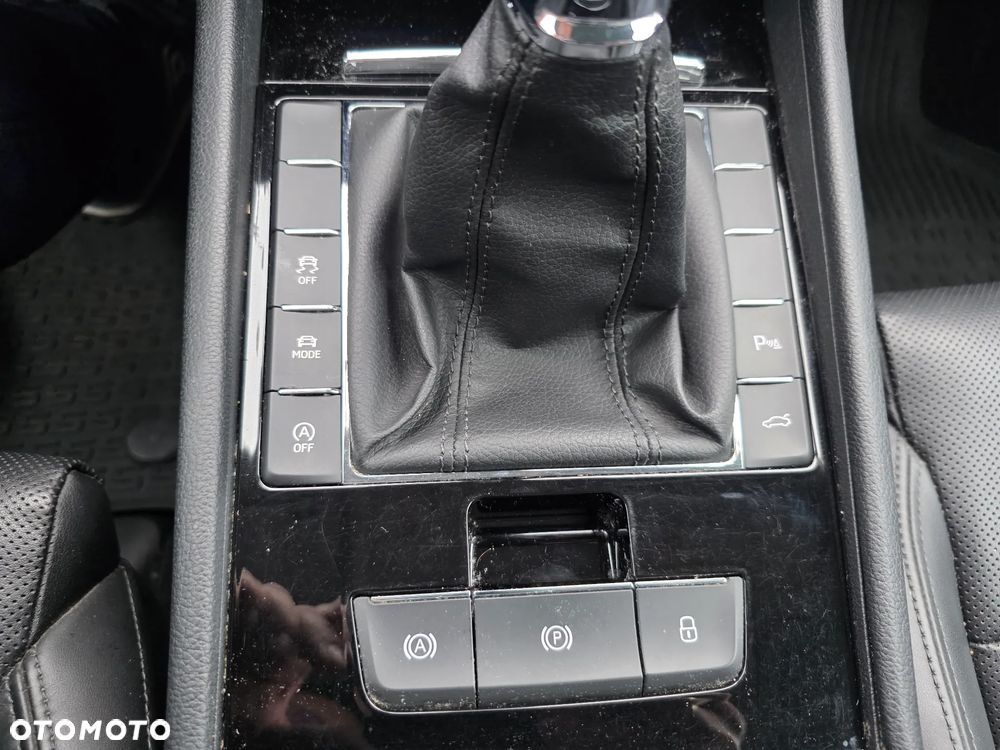 Skoda Superb 2.0 TDI L&K - 12