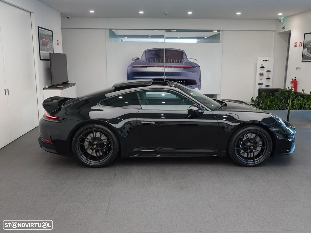 Porsche 911 (992) Carrera 4 GTS - 8