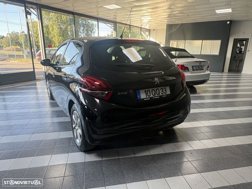 Peugeot 208 1.2 PureTech Signature - 4