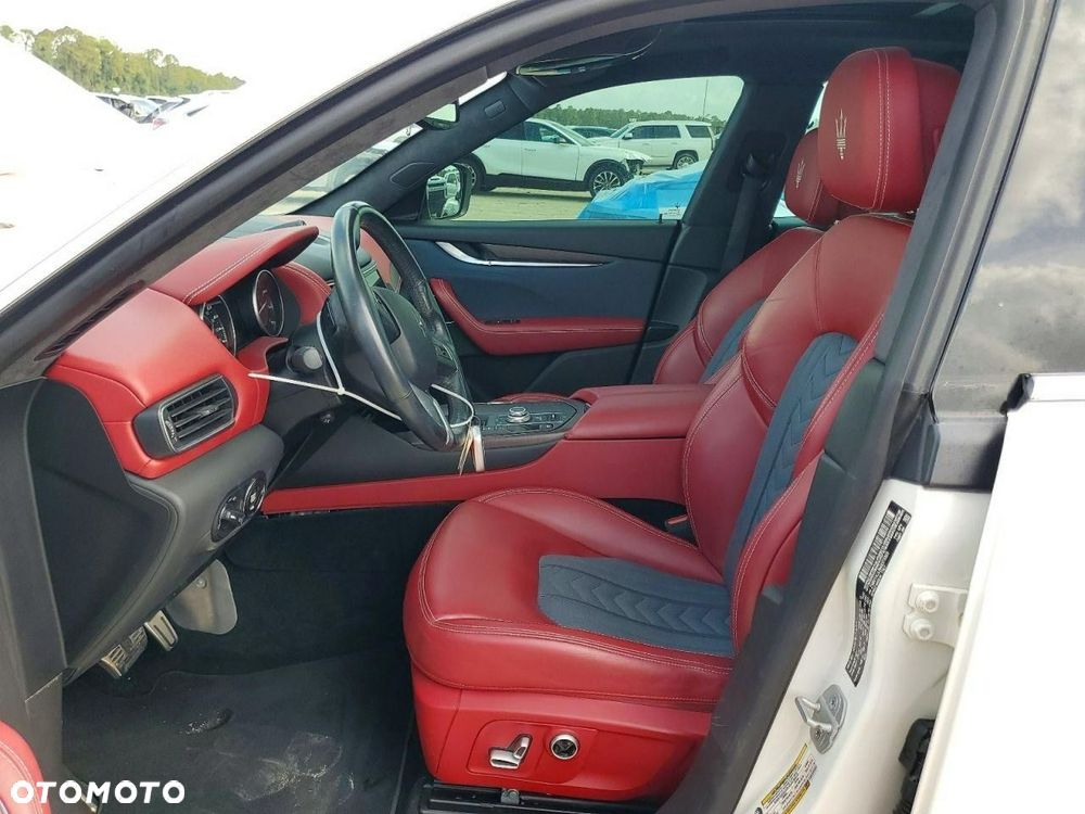 Maserati Levante Q4 - 7
