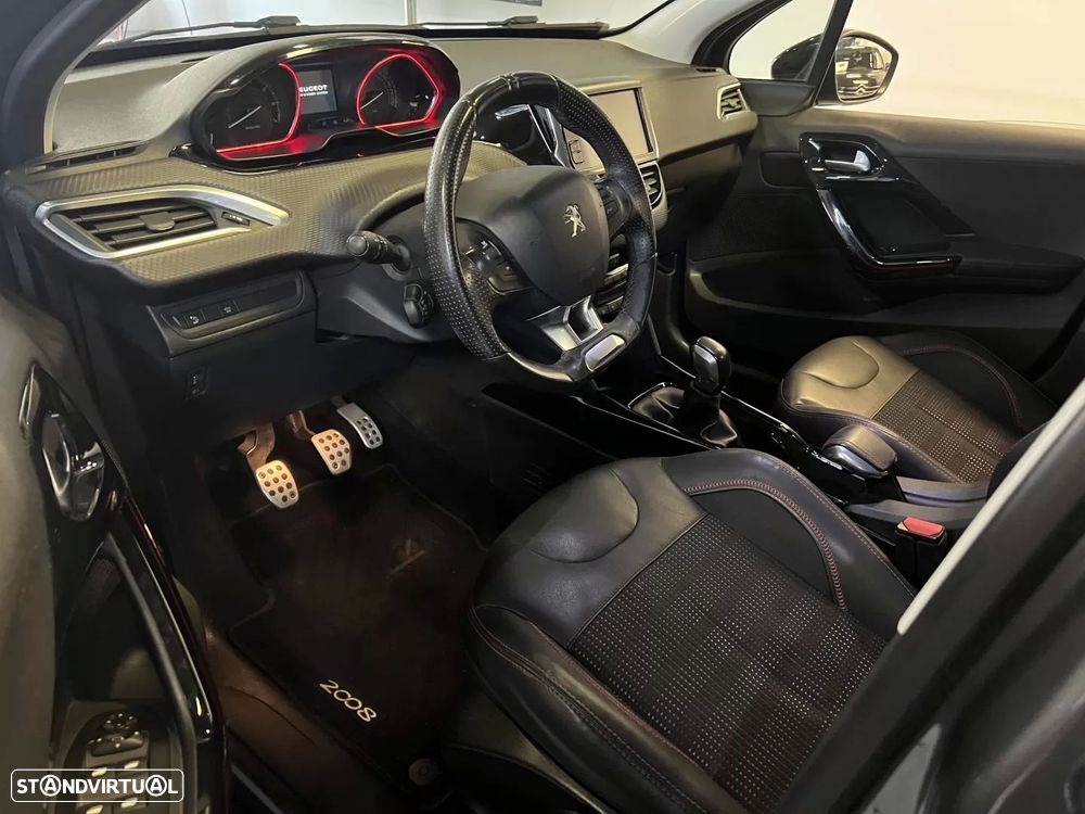 Peugeot 2008 1.2 PureTech GT Line — fotografia 5