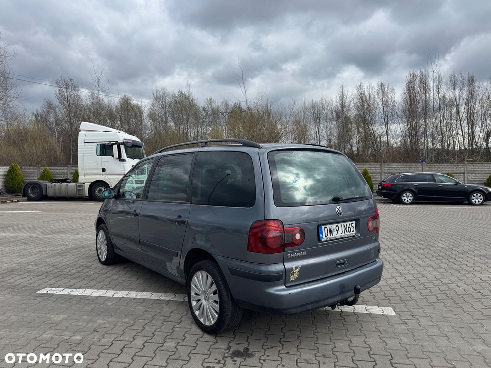 Volkswagen Sharan 1.9 TDI Comfortline - 3
