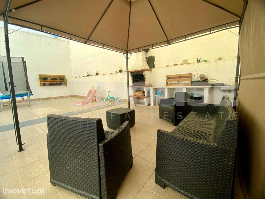 Viva com Espaço Exterior! T3 com Quintal de 100 m² no Coração do Pi... - Grande imagem: 2/34