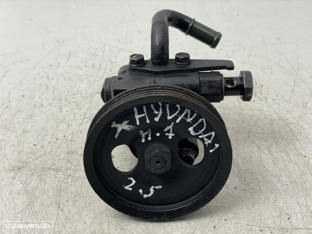 Bomba direcção assistida Usado HYUNDAI H-1 (A1) 2.5 TD MOTOR D4BH - 2