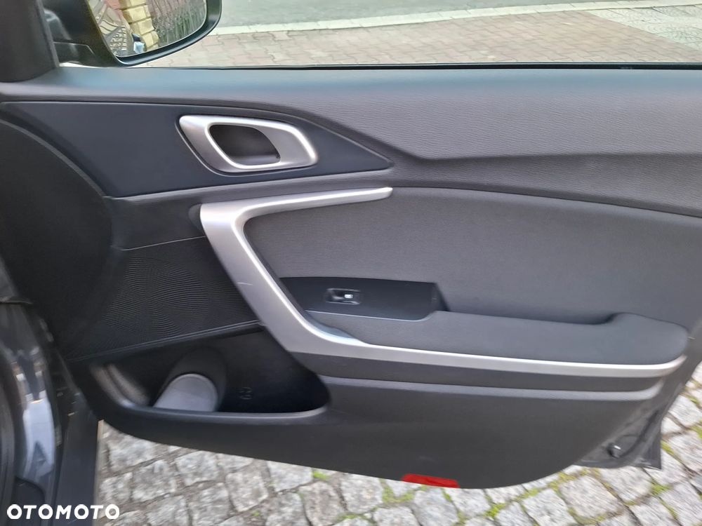 Kia Ceed 1.5 T-GDI M - 33