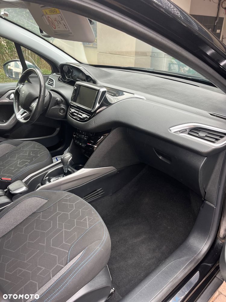 Peugeot 2008 PureTech 110 GPF Stop&Start EAT6 Style - 13